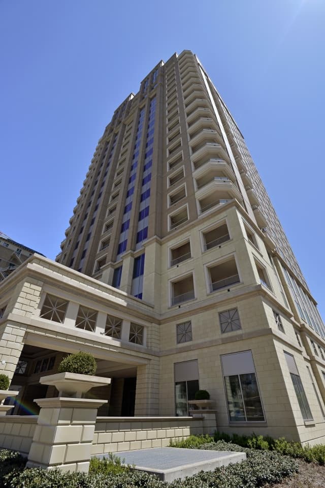 P1208 - Residences at The Stoneleigh